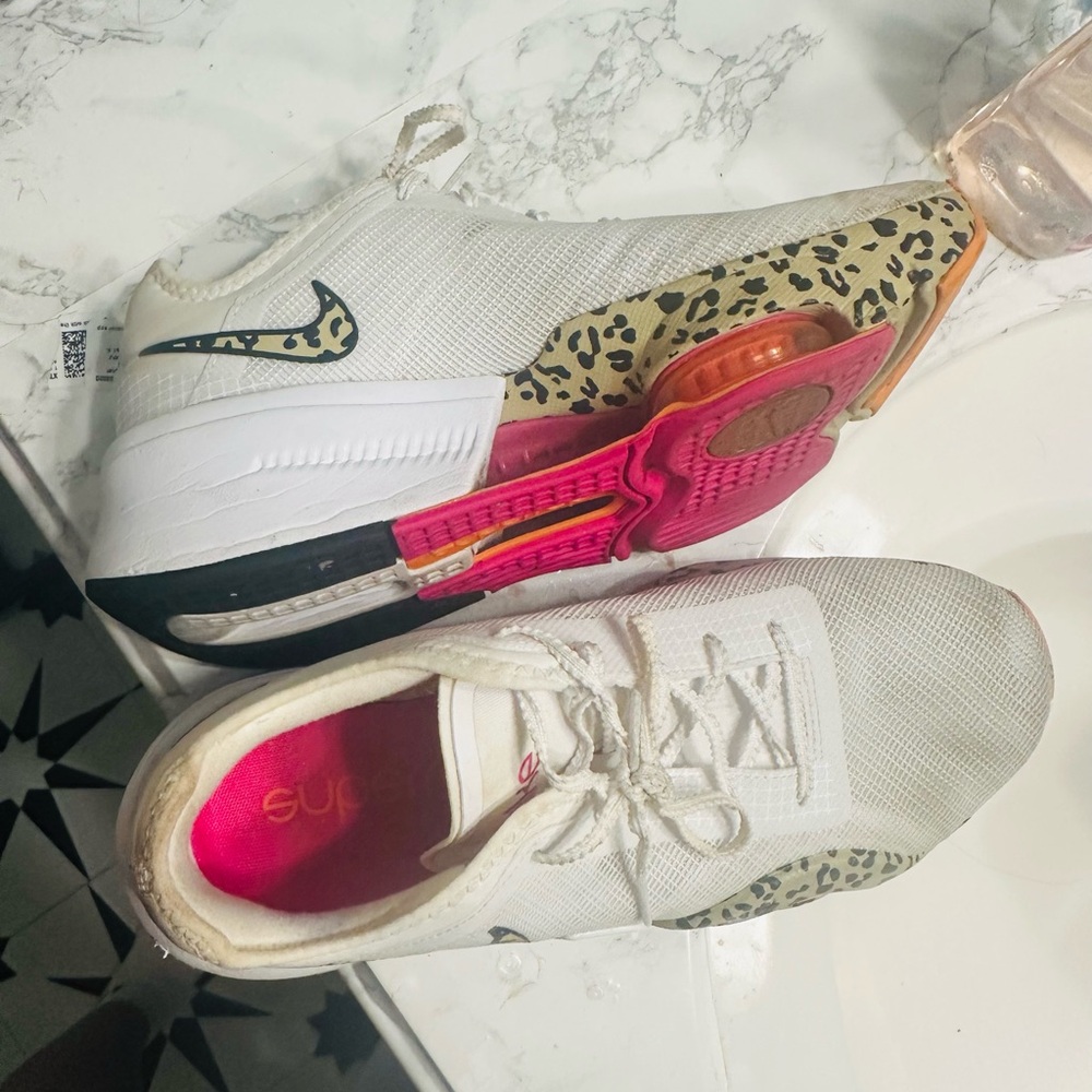Nike Women's leopard running shoes